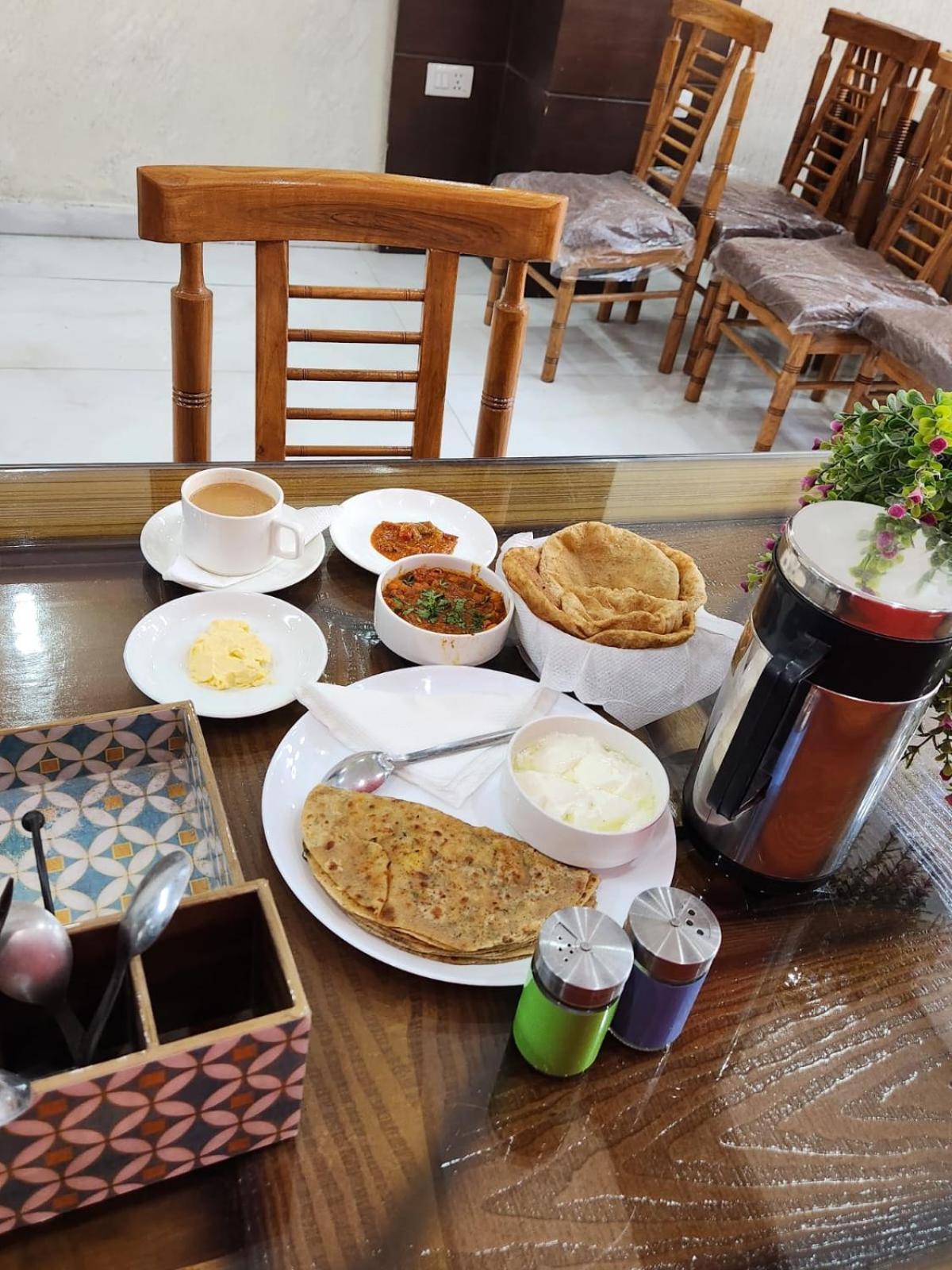 Airport Hotel Claytone New Delhi Bagian luar foto